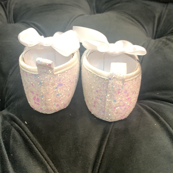 Badgley Mischka - White Glitter Ballet Infant Girls Shoes - Size 3 - New in Box - Picture 4 of 16